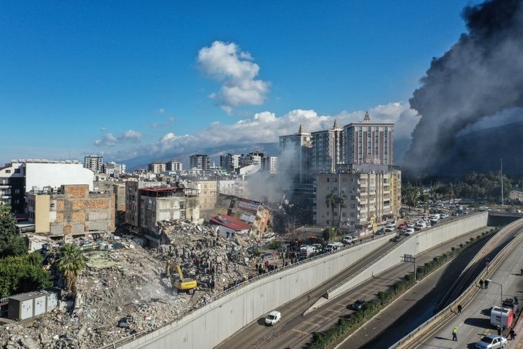 Koca levhanın kayması 30 saniye aldı! Türkiye 3 metre hareket etti!