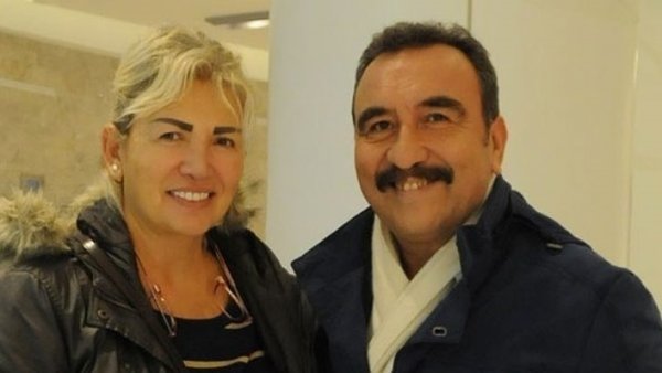 Dolandırıcılar ünlü şarkıcı Ümit Besen’in eşini tuzağa düşüremedi