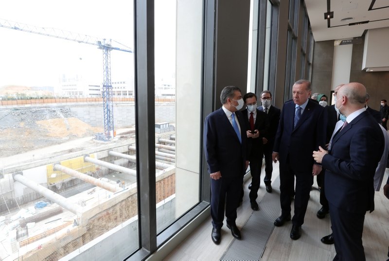 Başkan Recep Tayyip Erdoğan, Başakşehir Çam ve Sakura Şehir Hastanesi’nde inceleme yaptı