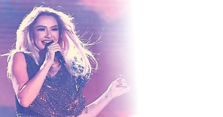 91. İzmir Fuarı’nda Hadise rüzgarı esti