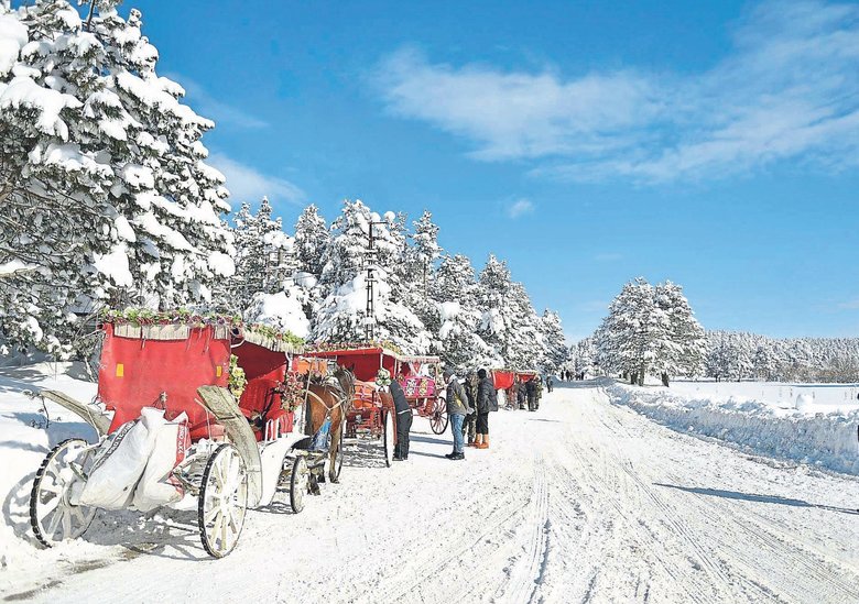 Tatil bitti şimdi yetişkinler için kayak zamanı