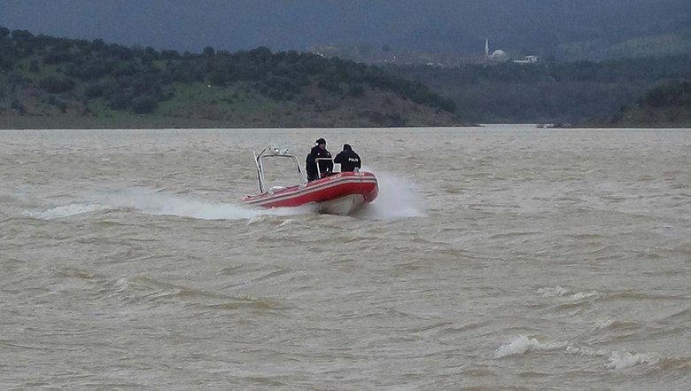 Şiddeti lodos fırtınası arama faaliyetlerini olumsuz etkiliyor