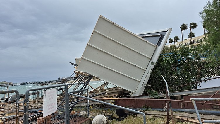 Bodrum’u fırtına vurdu! Feribot seferleri iptal