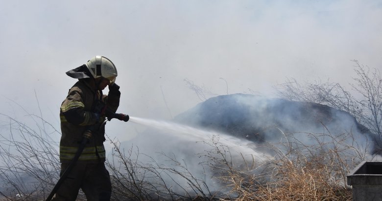 İzmir’de korkutan yangın! Evlere sıçramadan söndürüldü