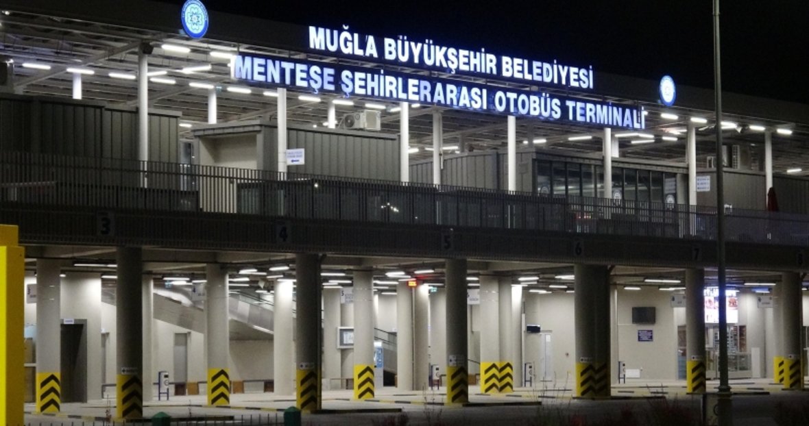 Mugla Da Otogarda Dehset Bilet Bulamayinca Bogazini Kesti