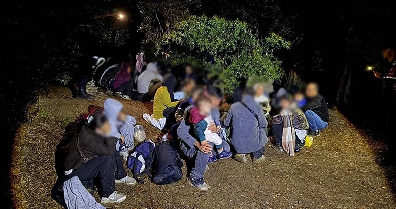 Çanakkale’de 2 organizatör ve 51 kaçak göçmen yakalandı