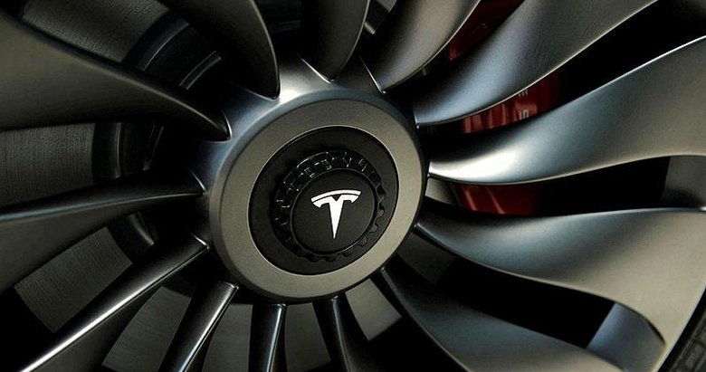 Tesla artık dünyanın en büyük elektrikli otomobil üreticisi değil