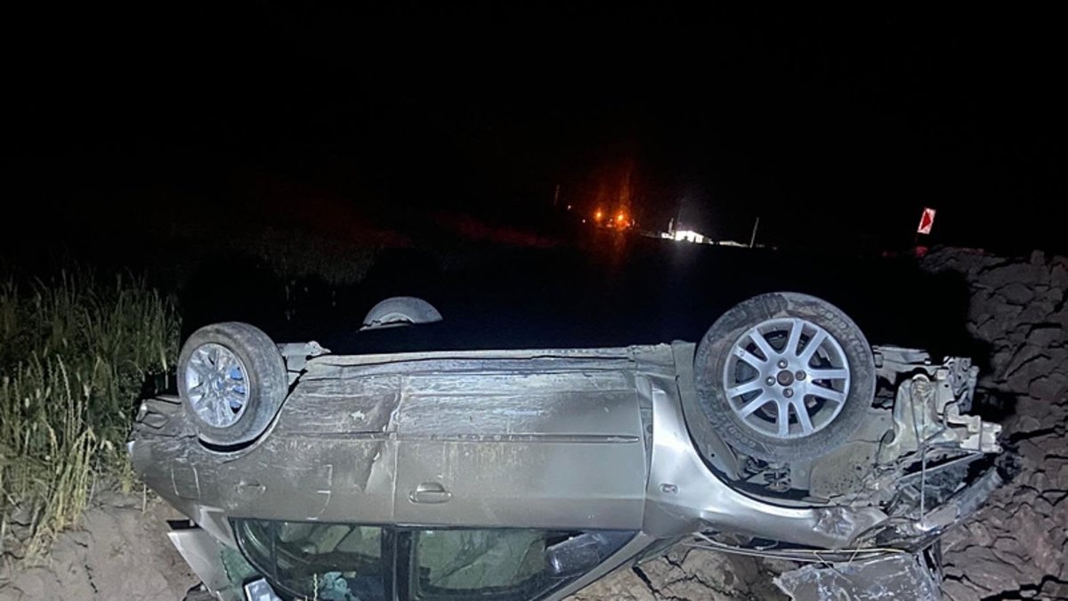 Manisa'da feci kaza! Otomobil şarampole uçtu: 2 yaralı