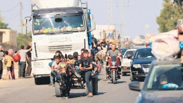 İşgalci İsrail kaçan sivillerin konvoylarına ölüm yağdırdı