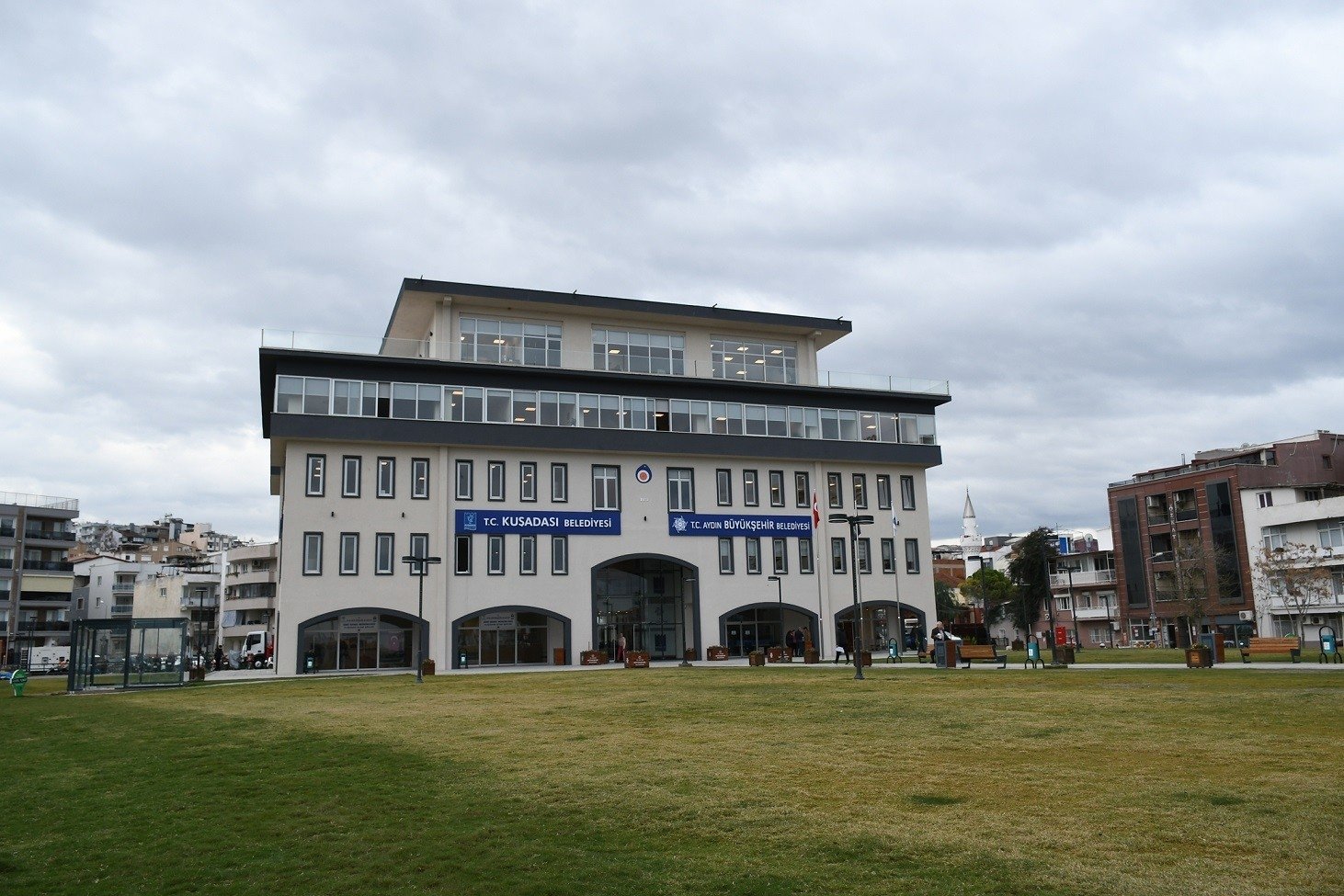 Kuşadası Belediyesi'ne rüşvet soruşturması: Ömer Günel dahil 6 şüpheli adliyeye sevk edildi