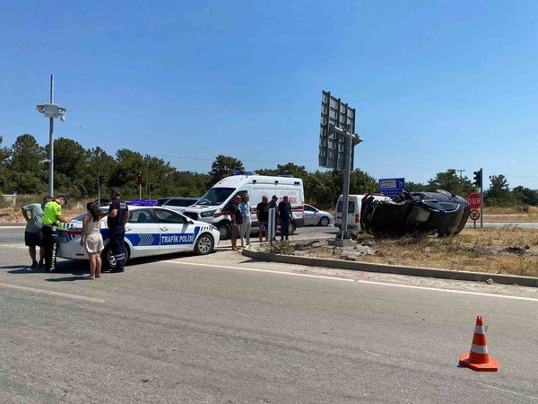 Çanakkale’de feci kaza! Otomobil seyir halindeki motosiklete çarptı: 1’i ağır 2 yaralı