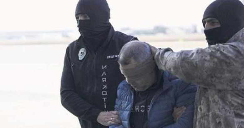 Kırmızı bültenle arananlar Türkiye’ye getirildi