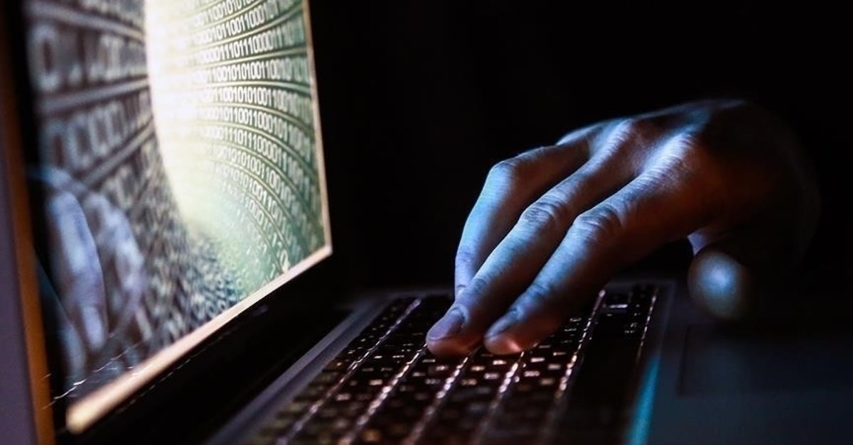 8 ilde OnlyFans operasyonu: 17 şüpheli gözaltında!