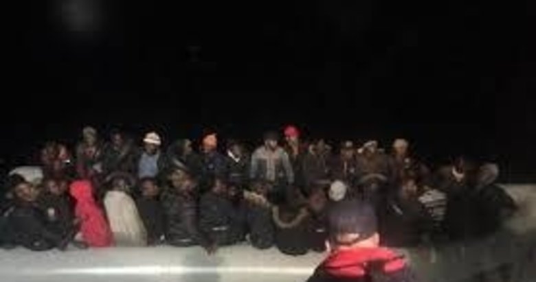 Çeşme açıklarında 78 kaçak göçmen yakalandı