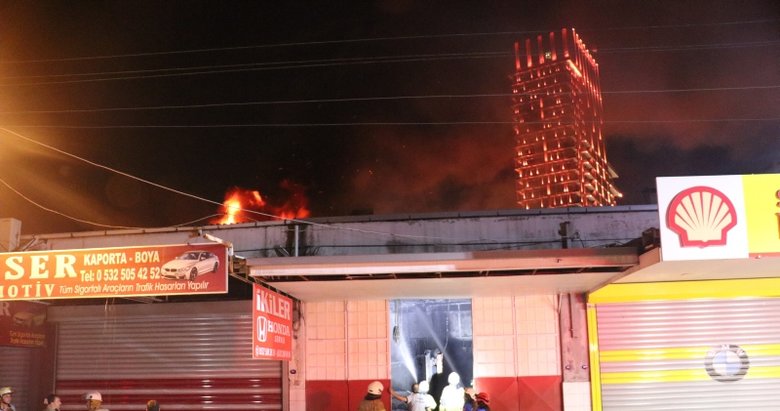 İzmir’de sanayide çıkan yangın hasara neden oldu