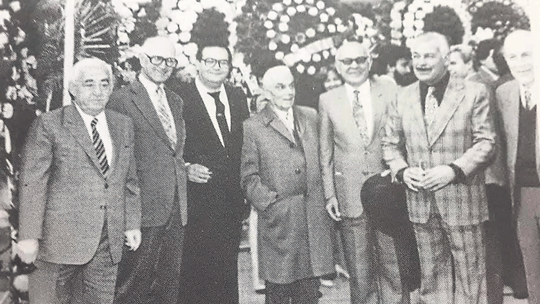 Harabeyi ‘cennet İzmir’e dönüştürdü