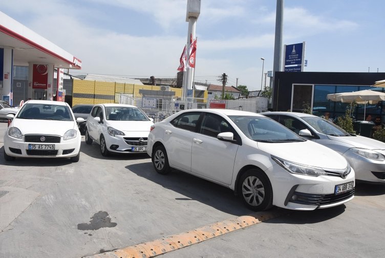 İzmir’e çamur yağdı! Yıkamacılarda kuyruklar oluştu