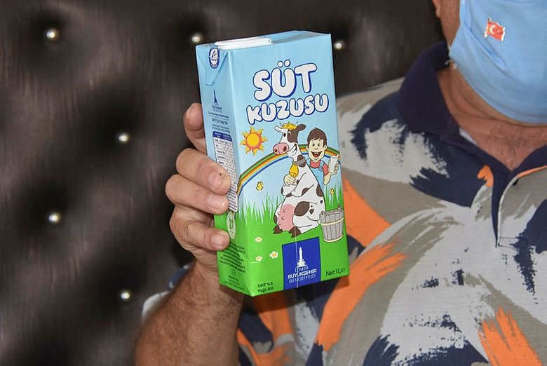 Yenişakranlılardan İzmir Büyükşehir Belediyesi’ne ’süt’ tepkisi