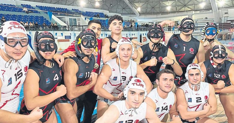 Sualtı Ragbisi’ne İzmirli damgası