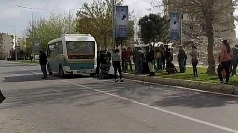 Üniversiteli Simay minibüsün altında kaldı! İzmir'de yürek yakan ölüm