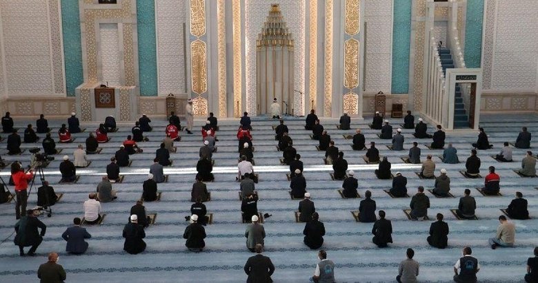 İzmir’de bayram namazı saat kaçta? İşte il il bayram namazı saatleri