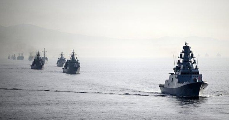 Cumhuriyet Bayramı’nda gurur geçişi! 100 savaş gemisi İstanbul Boğazı’nda!
