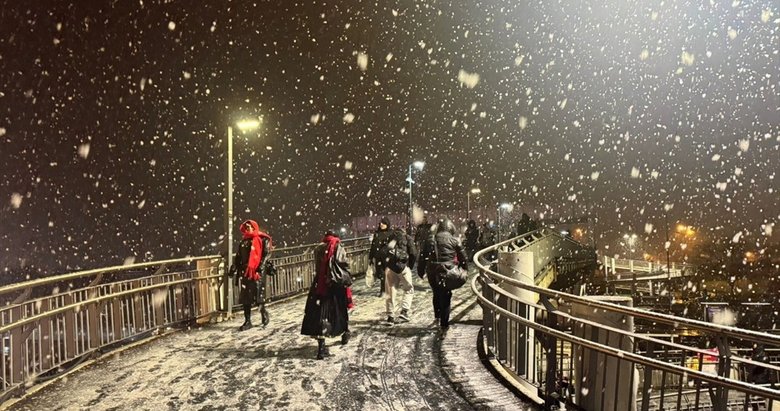 İstanbul’da kar yağışı başladı!