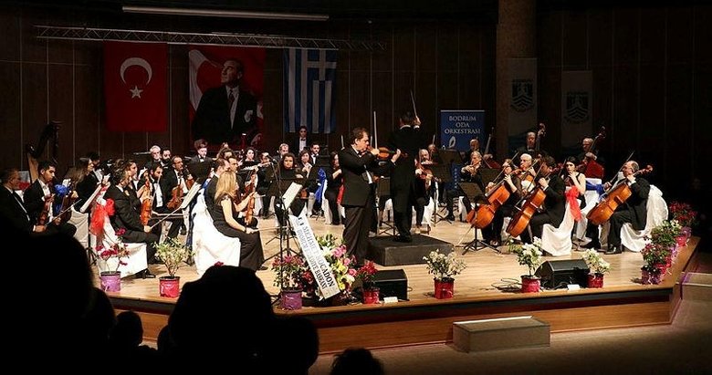 Türk - Yunan dostluk konseri ayakta alkışlandı