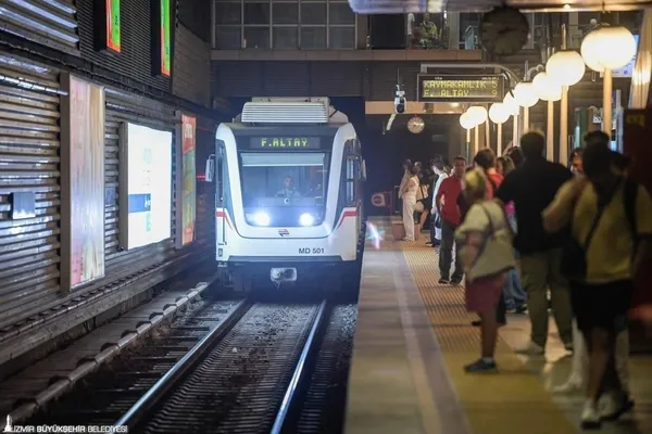 izmirde-toplu-ulasima-kis-tarifesi-metro-tramvay-eshot-izdeniz-sefer-araliklari-artti-1789207961040.jpeg