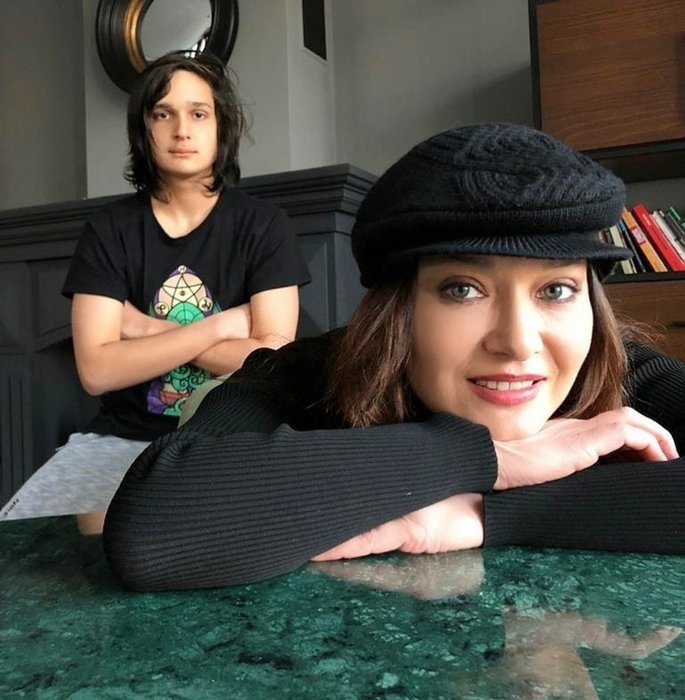 Nurgül Yeşilçay komşularına ateş püskürdü