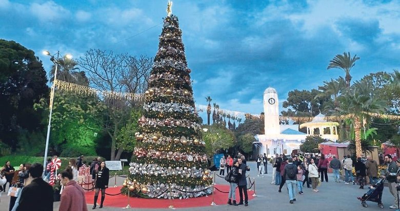 İzmir’de neşeli festival