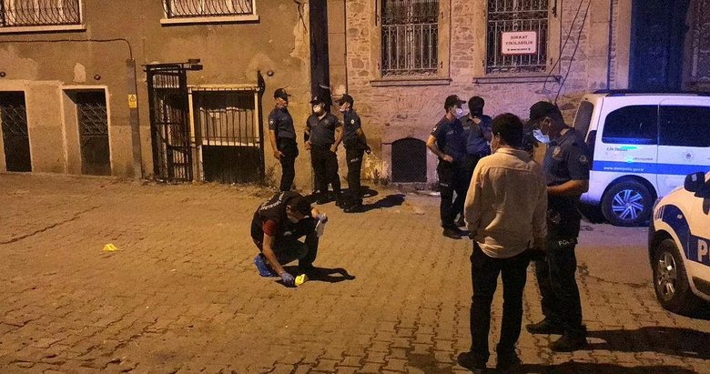 İzmir’de iki grup arasında bıçaklı kavga: 2 yaralı