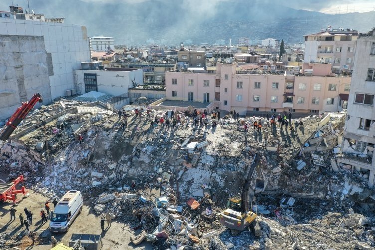 Koca levhanın kayması 30 saniye aldı! Türkiye 3 metre hareket etti!