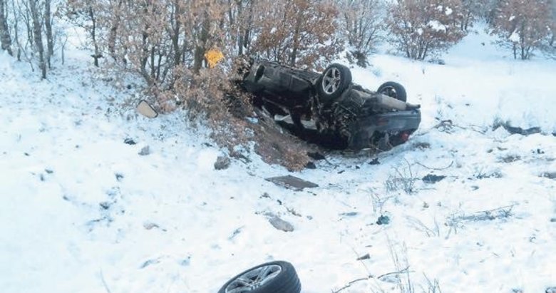 Uçuruma yuvarlanan araçta yaşamını yitirdi