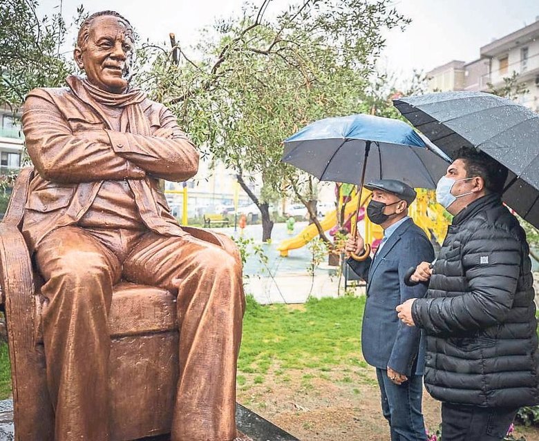 Heykel yaptık, heykel yaptık, heykel yaptık...