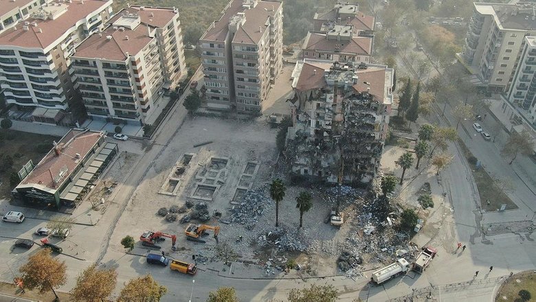 İzmir depreminin ardından ağır hasarlı binalardan 58’inin yıkımı tamamlandı