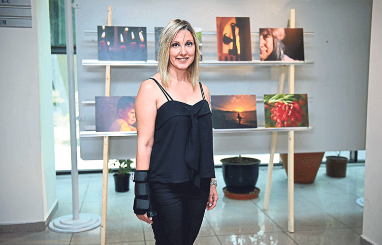 Çocuk vakfı yararına fotoğraf sergisi açtılar