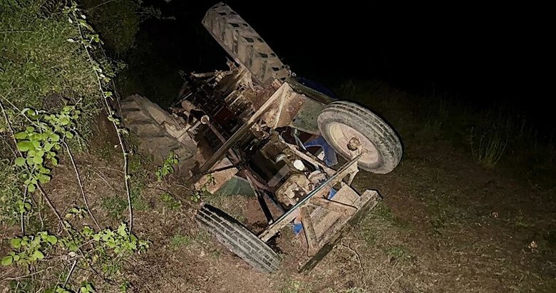 Devrilen traktörün altında kalan sürücü öldü