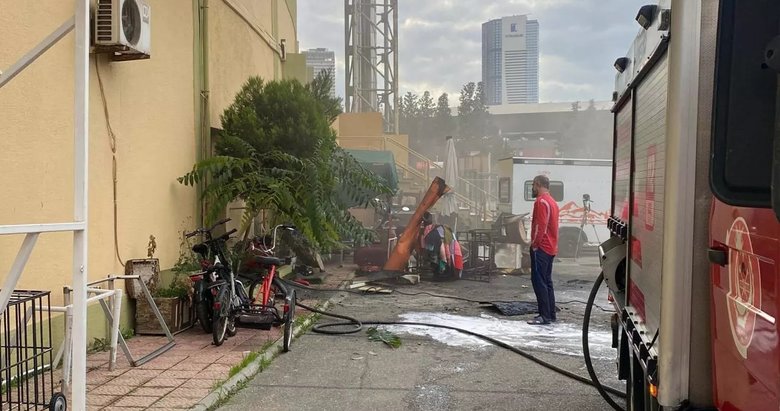 İzmir Atatürk Stadyumu’nun altındaki salonda yangın