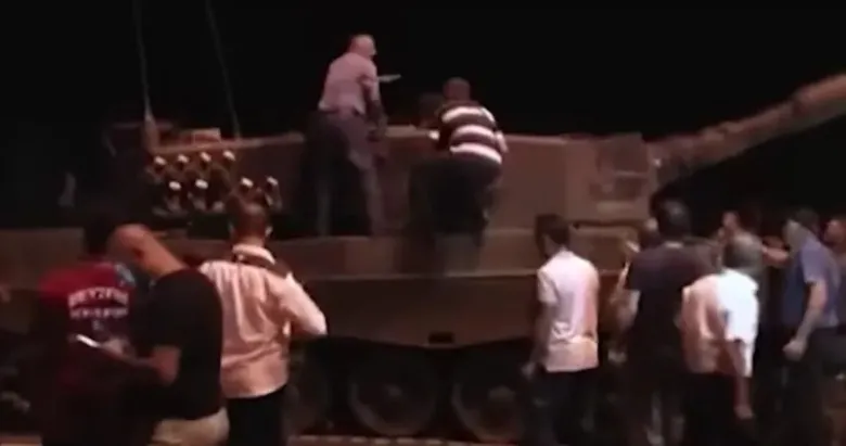 AK Parti’den 15 Temmuz paylaşımı: Bu vatan asım şuuruna erenlerindir