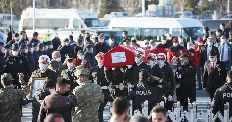 Afyonkarahisarlı şehit Şükrü Karadirek toprağa verildi