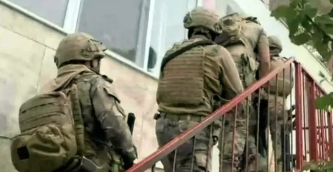 İzmir’de FETÖ operasyonu!
