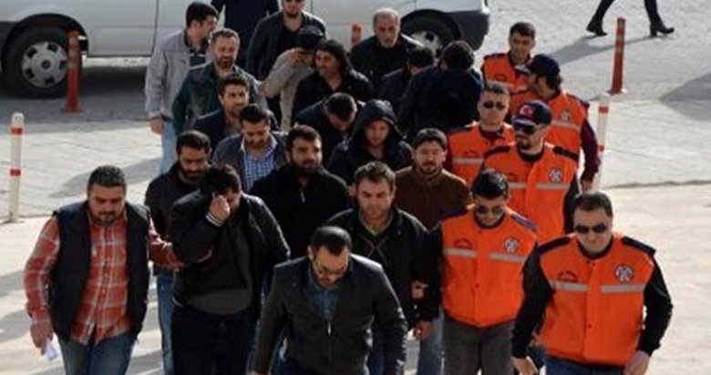 İzmir’de göçmen kaçakçılığı operasyonu! 8 kişi tutuklandı