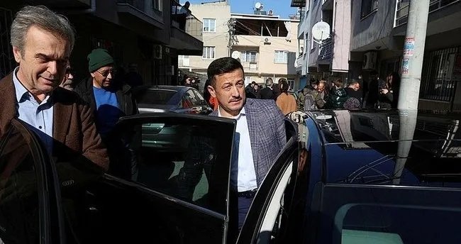 AK Parti İzmir Büyükşehir Belediye Başkan adayı Hamza Dağ, öldürülen taksi şoförünün ailesini ziyaret etti