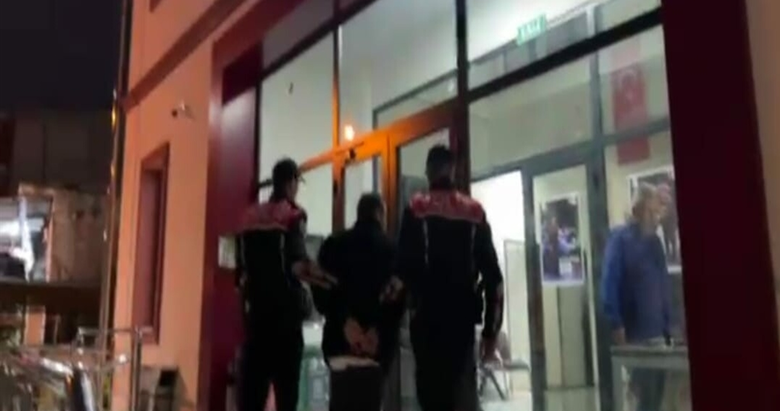 10 yıl hapis cezası ile aranıyordu: İzmir’de yakalandı