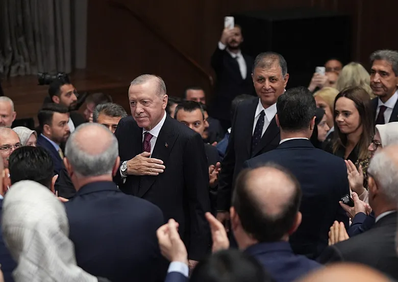 son-dakika-izmir-buyuksehir-belediye-baskani-cemil-tugay-ak-parti-genel-merkezinde-1791363333750.png
