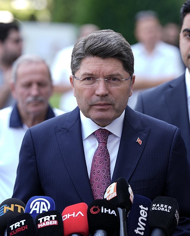 Özel’in gündem saptırma operasyonu ters tepti