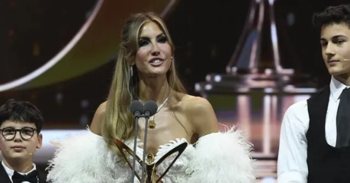 İlişkide olmazsa olmazlarını sıraladı! Çağla Şikel'den "Aynı kafada olmayanla olmaz" açıklaması