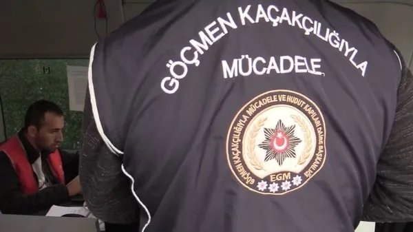 Ülke genelinde Kalkan-34 operasyonları: 48 göçmen kaçakçısı yakalandı