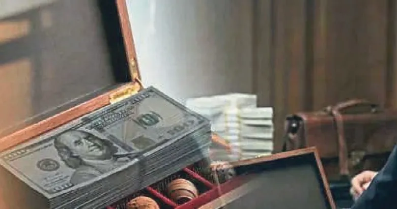 Çikolata kutusunda 300 bin dolarlık rüşvet